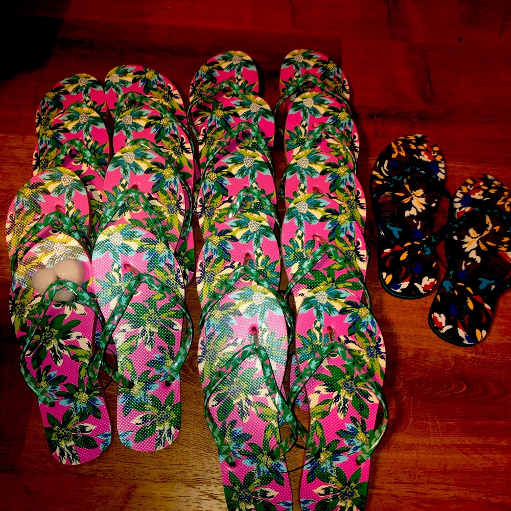 Vera Bradley beach flip flops